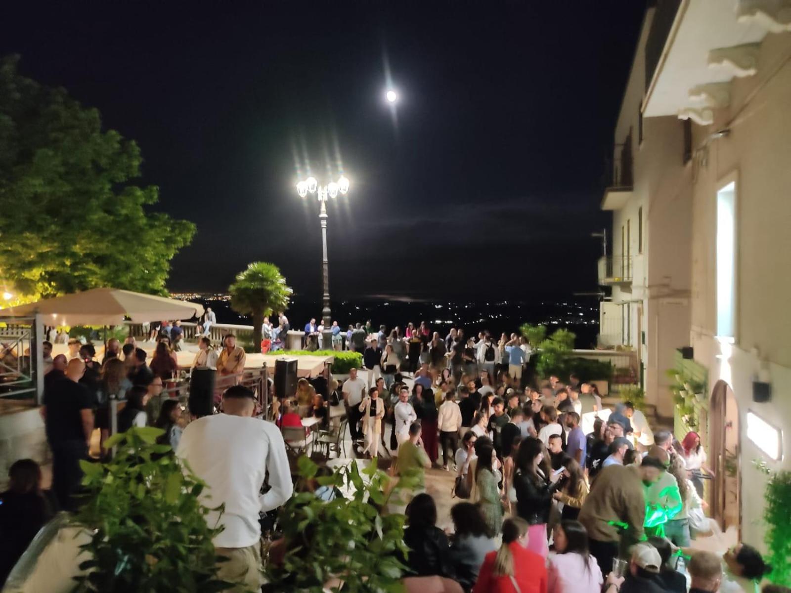 Dimora Storica Alla Rotonda Mottola Exterior foto