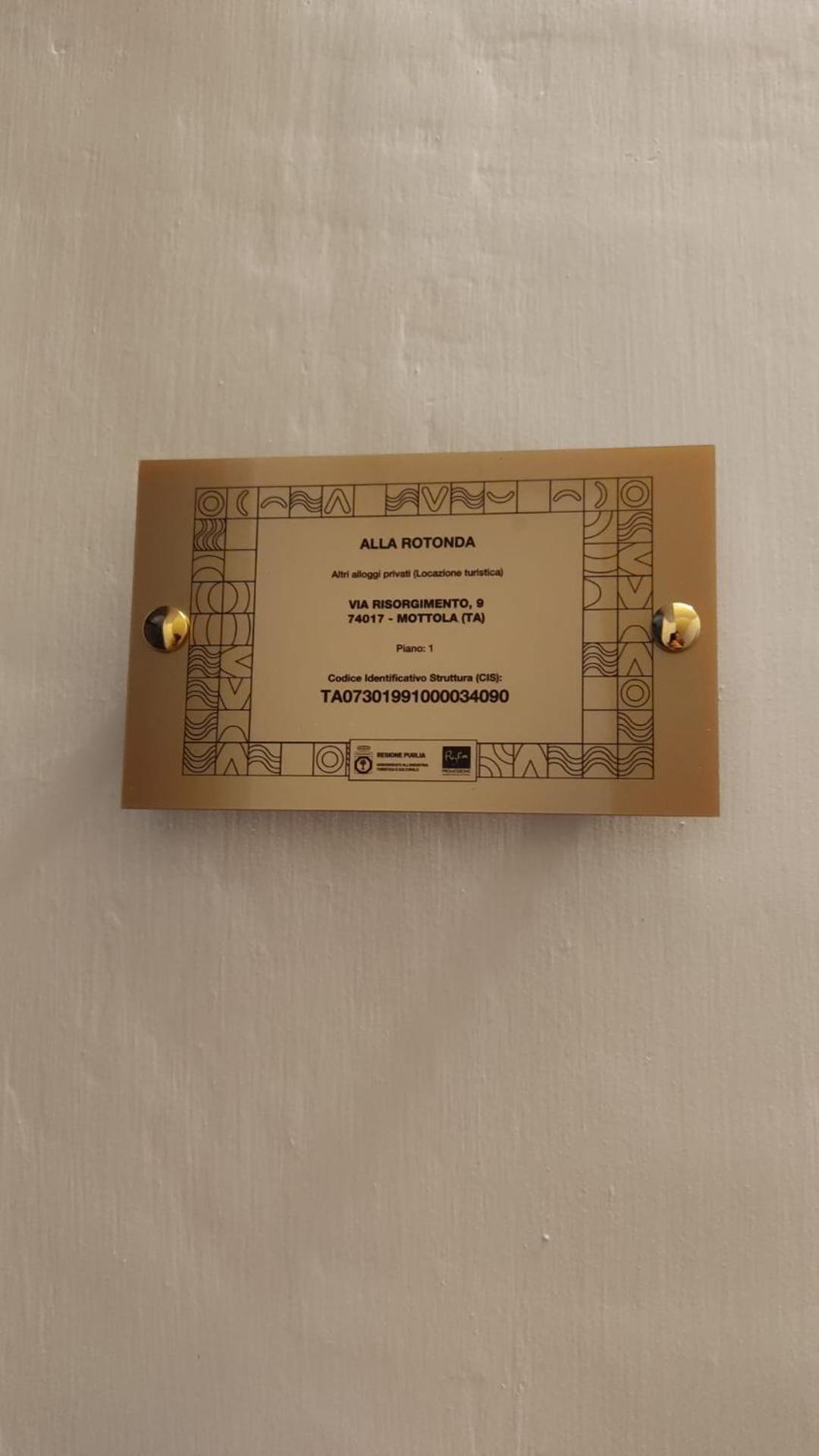 Dimora Storica Alla Rotonda Mottola Exterior foto